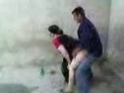 அவள் விரும்புவது ஆண்குறி மட்டுமே