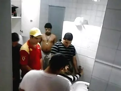 BBW குழந்தை முழங்காலில்
