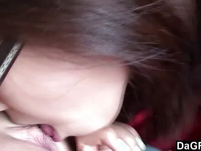 காரில் கடினமான உடலுறவுக்கு பேப் பணம் பெறுகிறார்