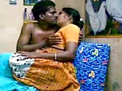 ஒரு அழகா மற்றும் விந்தில் இருந்து மென்மையான ஊதுபத்தி