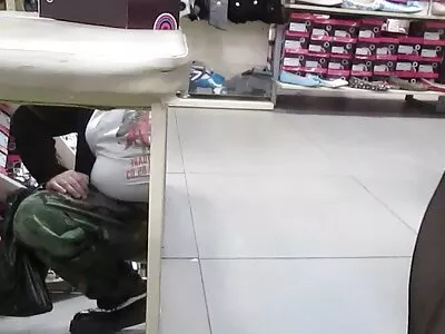 பெரிய கழுதை மற்றும் பாலினத்துடன் MILF இலிருந்து Blowjob