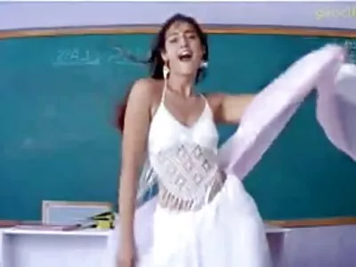 புசி நக்குதல் மற்றும் மென்மையான உடலுறவு