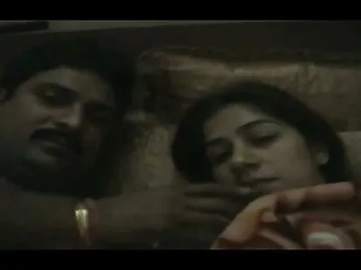 மழையில் நிர்வாண அழகு