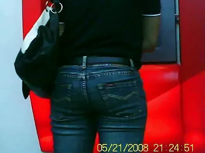 காமமான பொன்னிற தனி மாதிரி அகலமாக பரவுகிறது